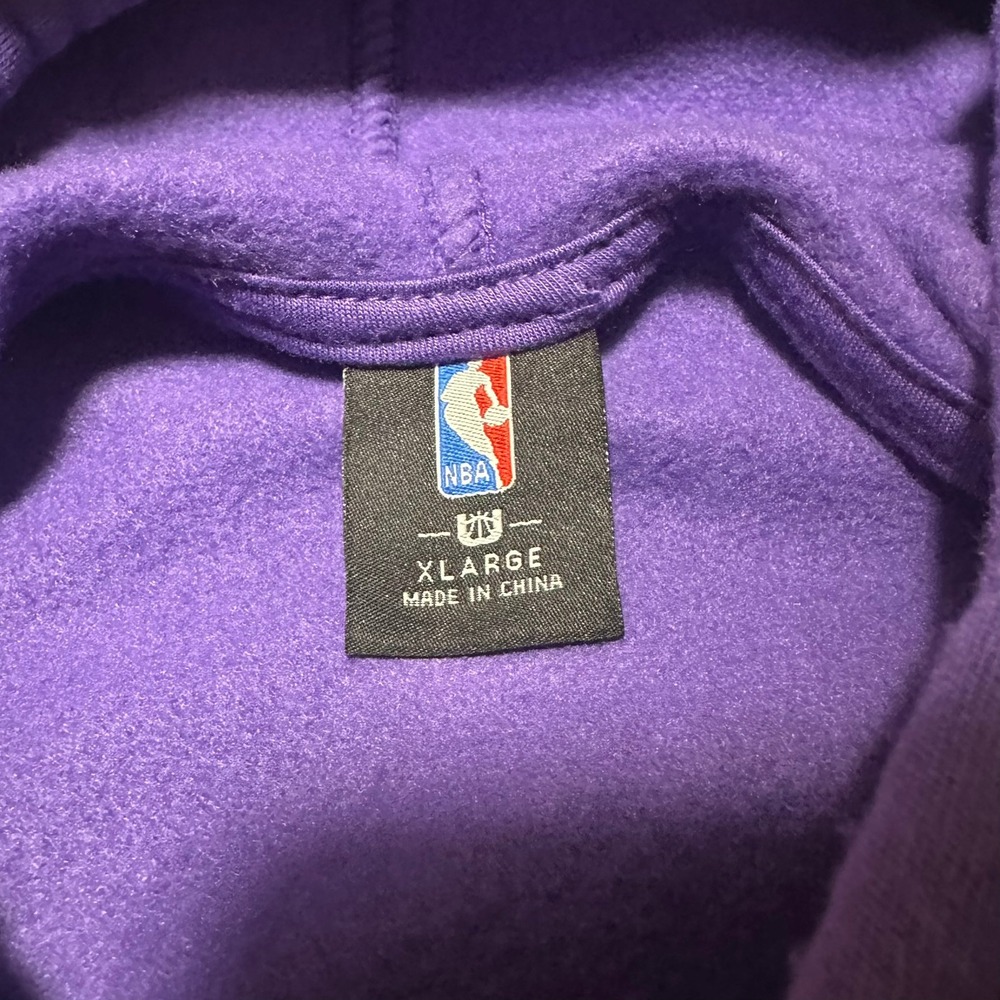 NBA Los Angeles Lakers Hoodie Mens XL Purple Basketball Pullover Striped Trim - Picture 3 of 8